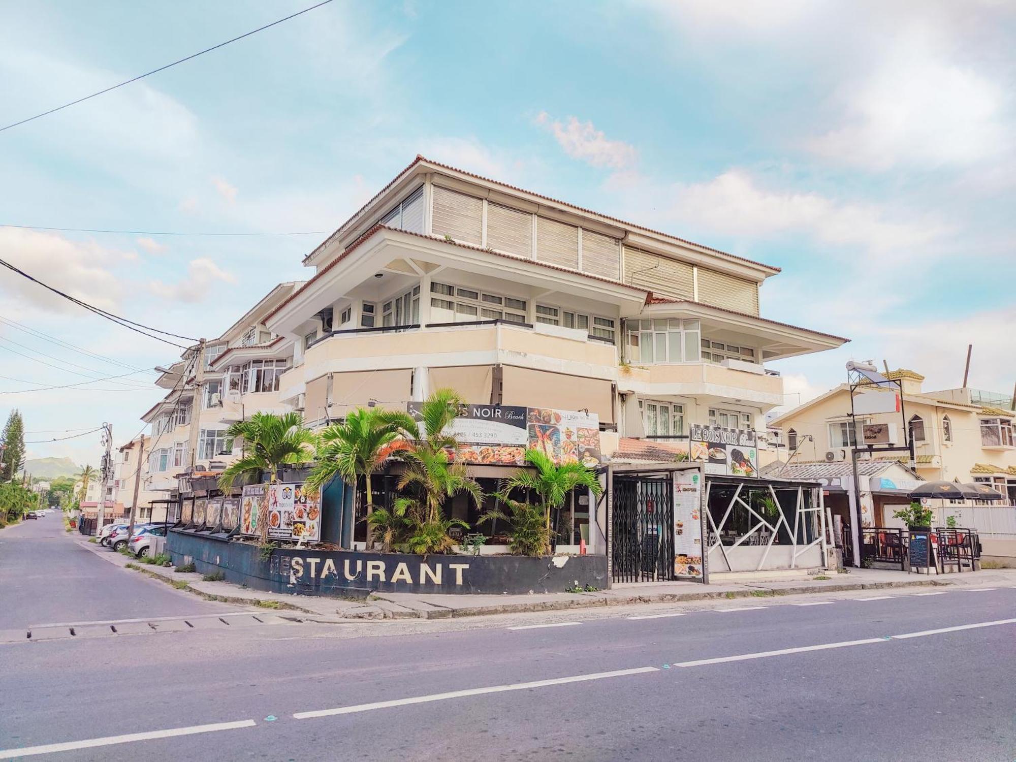 Fibonacci Beachfront Apartment Flic-en-Flacq Dış mekan fotoğraf